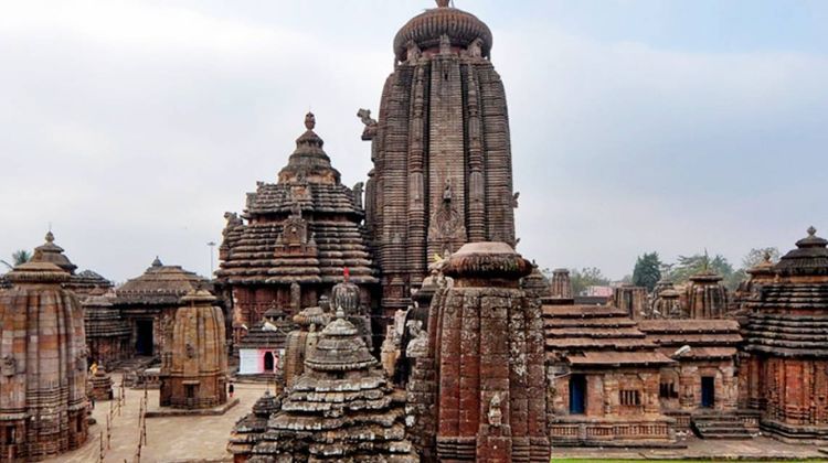 Go Temple-Hopping in Old Town