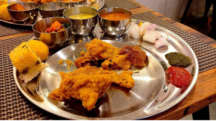 Enjoy a Budget Thali at Hotel Rajhans