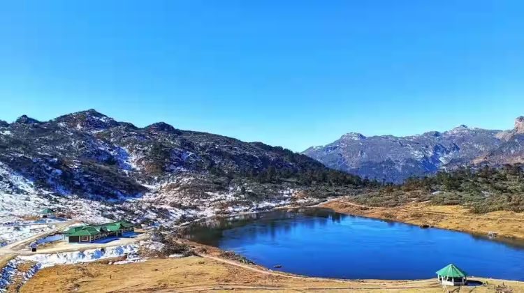 Camp at Pankang Teng Tso Lake: Nature’s Retreat