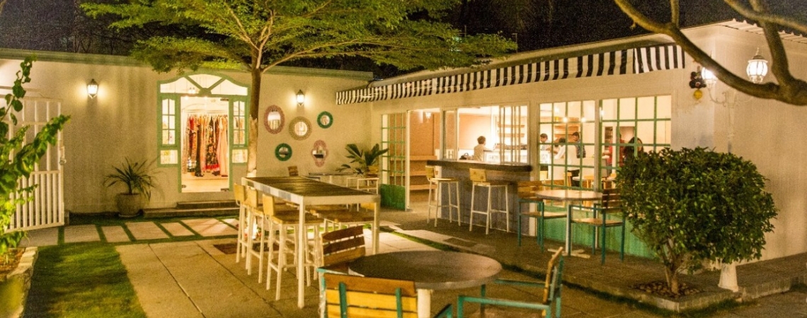 Hummingbird Café, Film Nagar