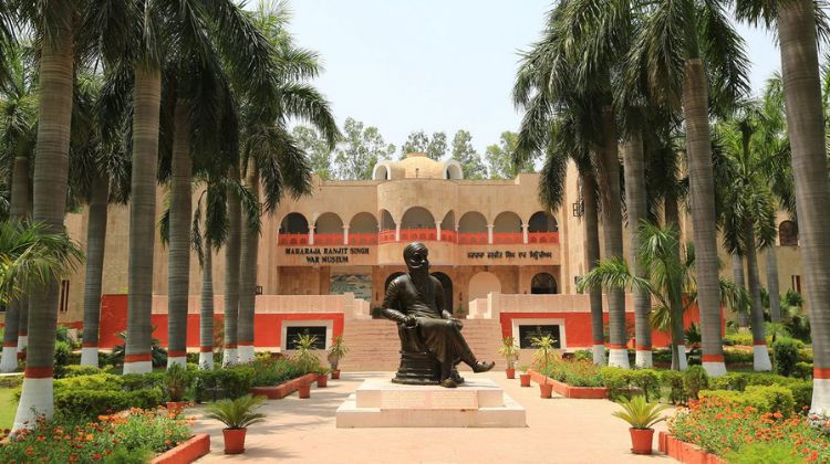 Visit Maharaja Ranjit Singh War Museum
