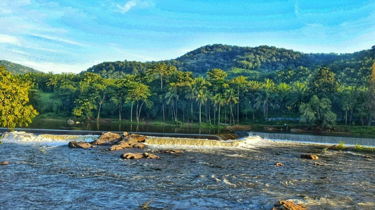 Thumboormuzhi Dam & Garden