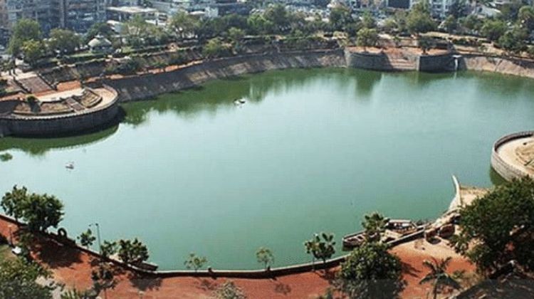 Vastrapur Lake