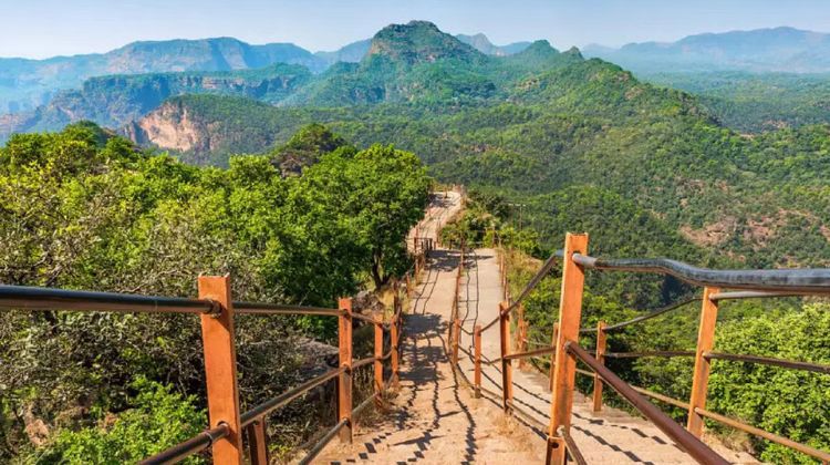 Chill in Pachmarhi – MP’s Budget Hill Station