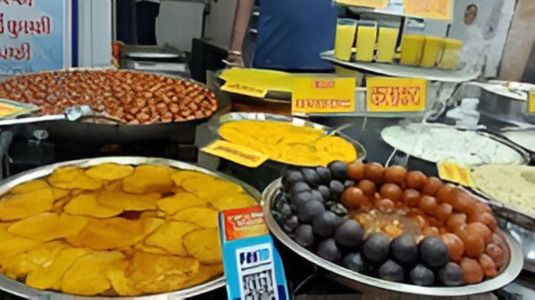 Feast at Sarafa Bazaar