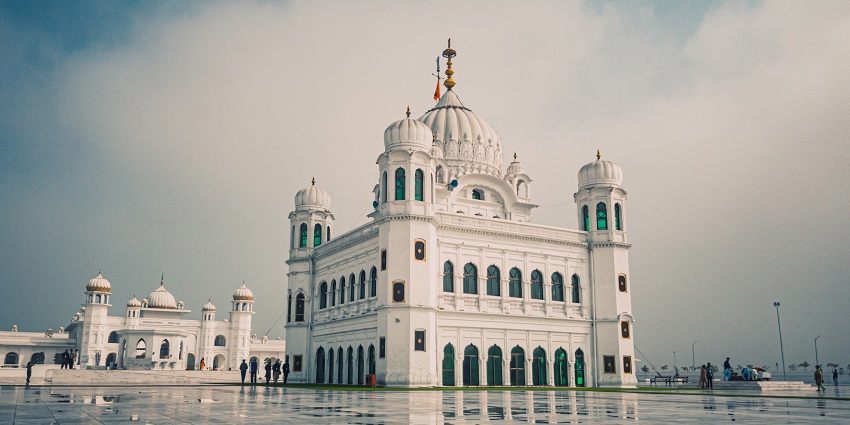 visit-gurudwara-charan-kamal