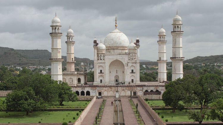 Take a Budget Walk Through Bibi Ka Maqbara