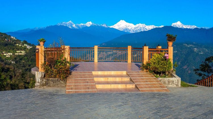 Trek to Tashi View Point