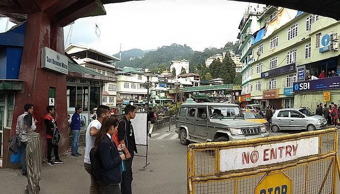 enjoy-budget-shopping-at-lal-bazaar